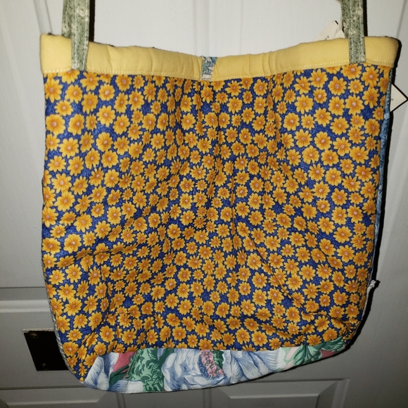 What a beautiful purse.. Finery with a Touch of the Past The BUTTERFLY PURSE. - Picture 2 of 11